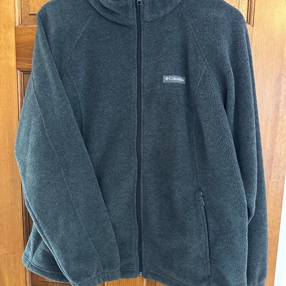 Columbia Jackets & Blazers - Women’s Columbia Charcoal Fleece Jacket